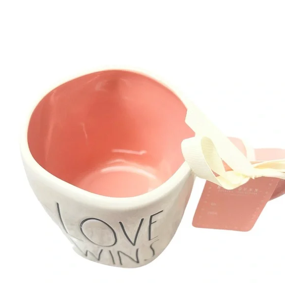 Rae Dunn ‘Love Wins’ Mug with heart handle - New - Picture 2 of 3